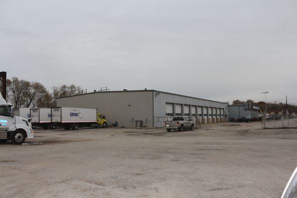 401 S Dirksen Pkwy, Springfield, IL 62703